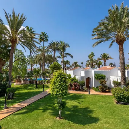 Sol Barbacan מלון דירות