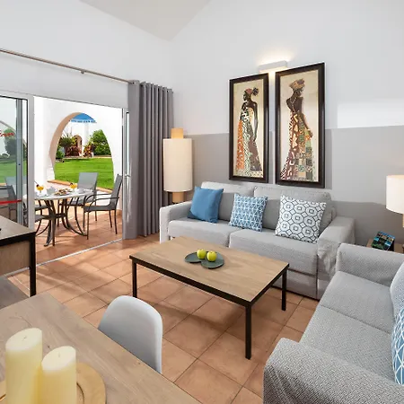 מלון דירות Sol Barbacan 4*