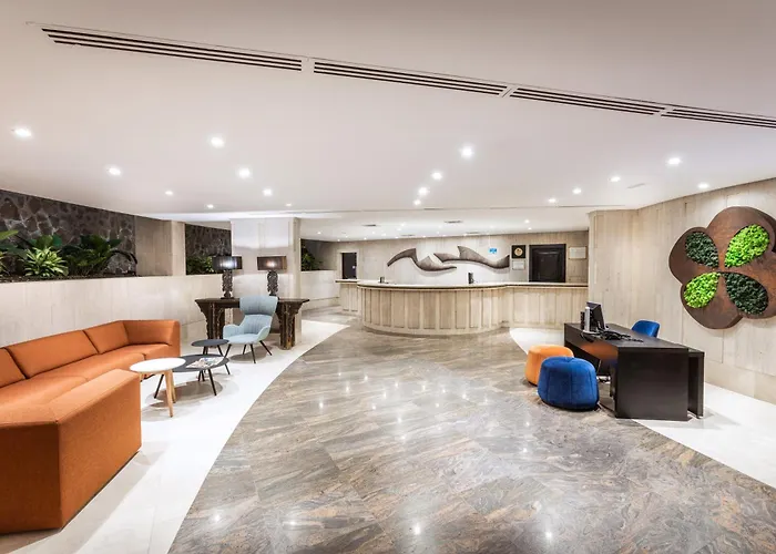 ホテル Sol Barbacan 4*