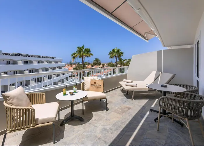 ホテル Sol Barbacan 4*