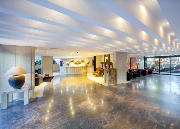 Sol Barbacan ホテル 4*